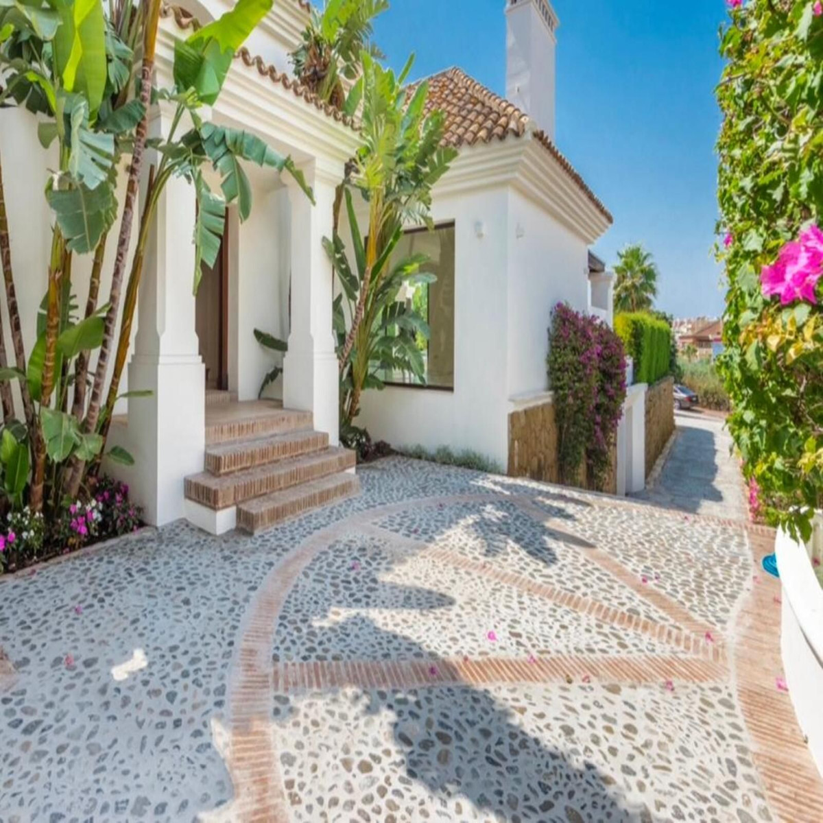 Detached Villa in The Golden Mile