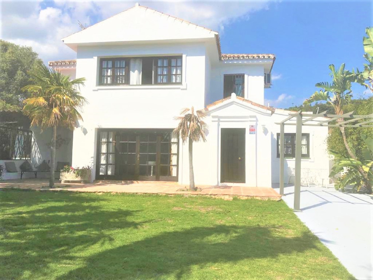 Detached Villa in Estepona