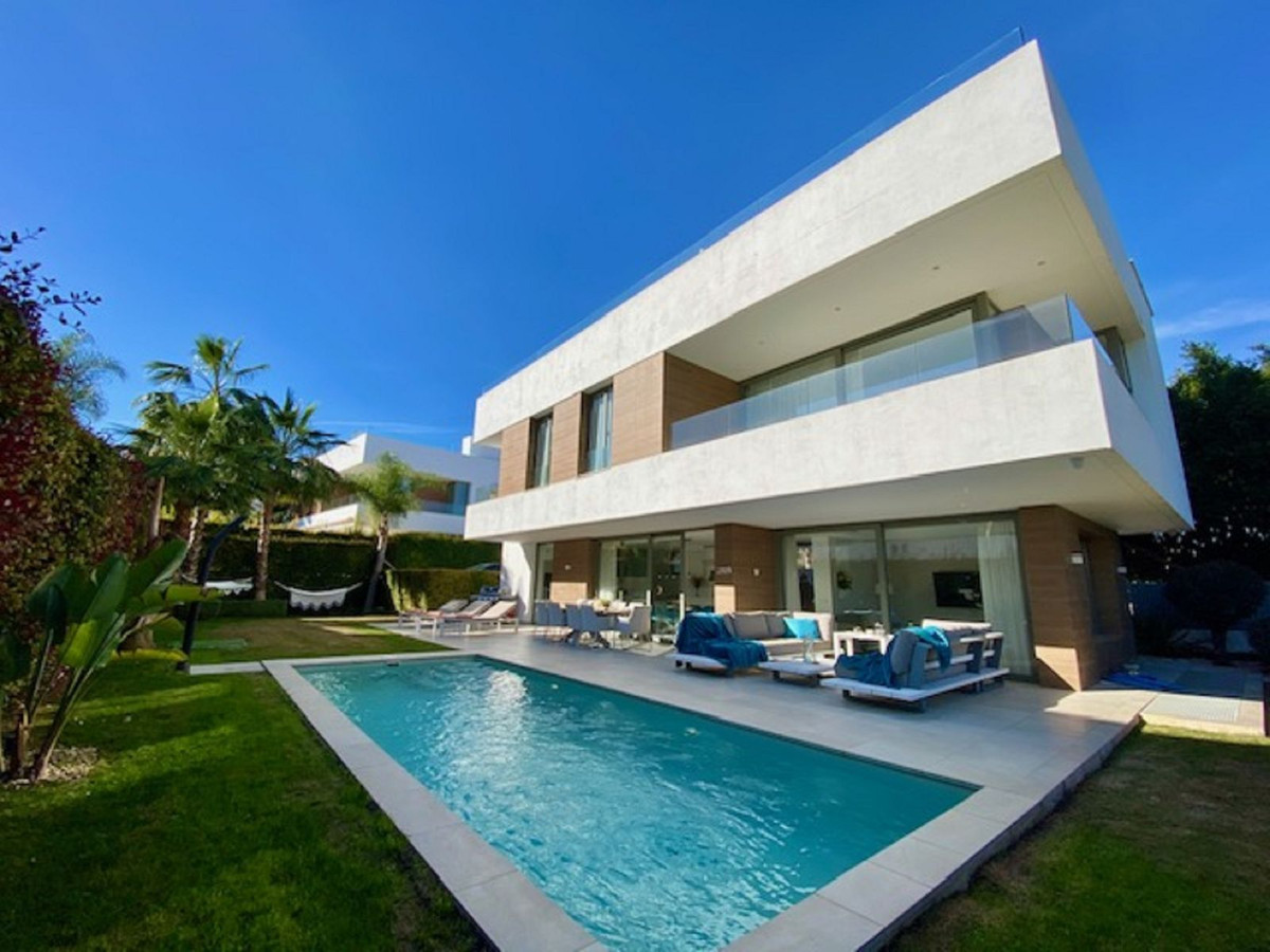 Detached Villa in Estepona