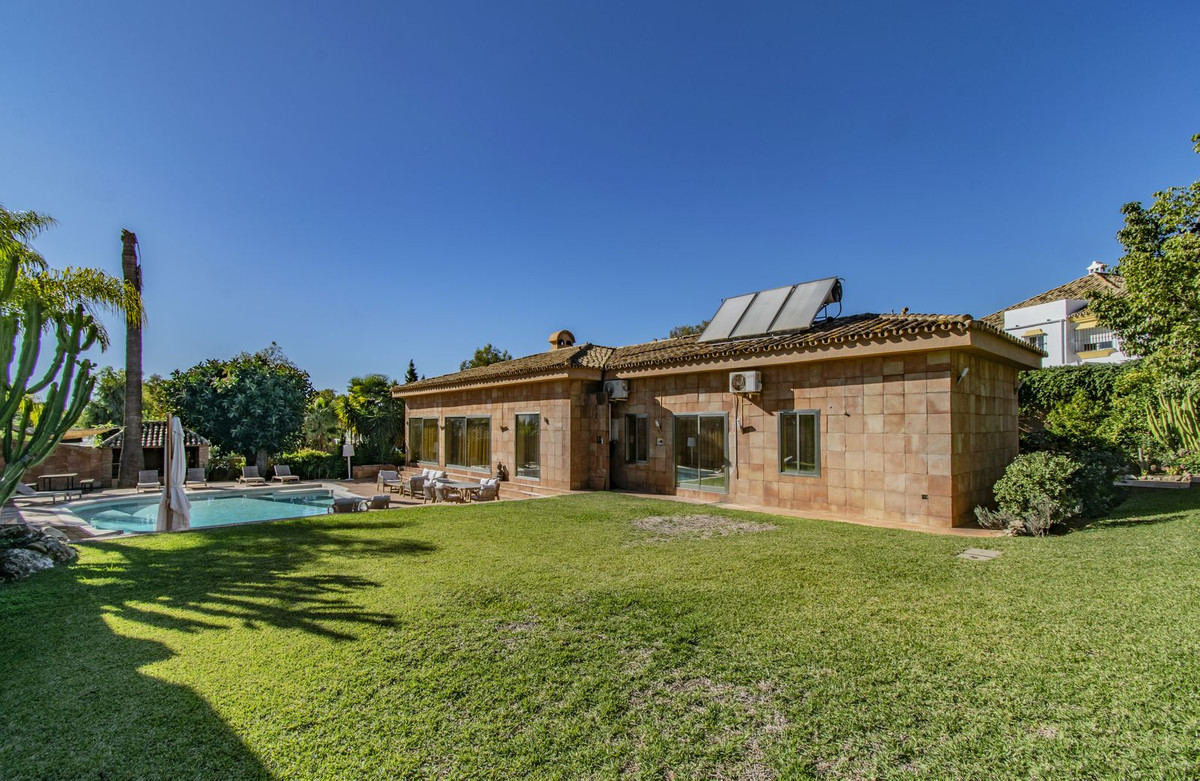 Detached Villa in Atalaya