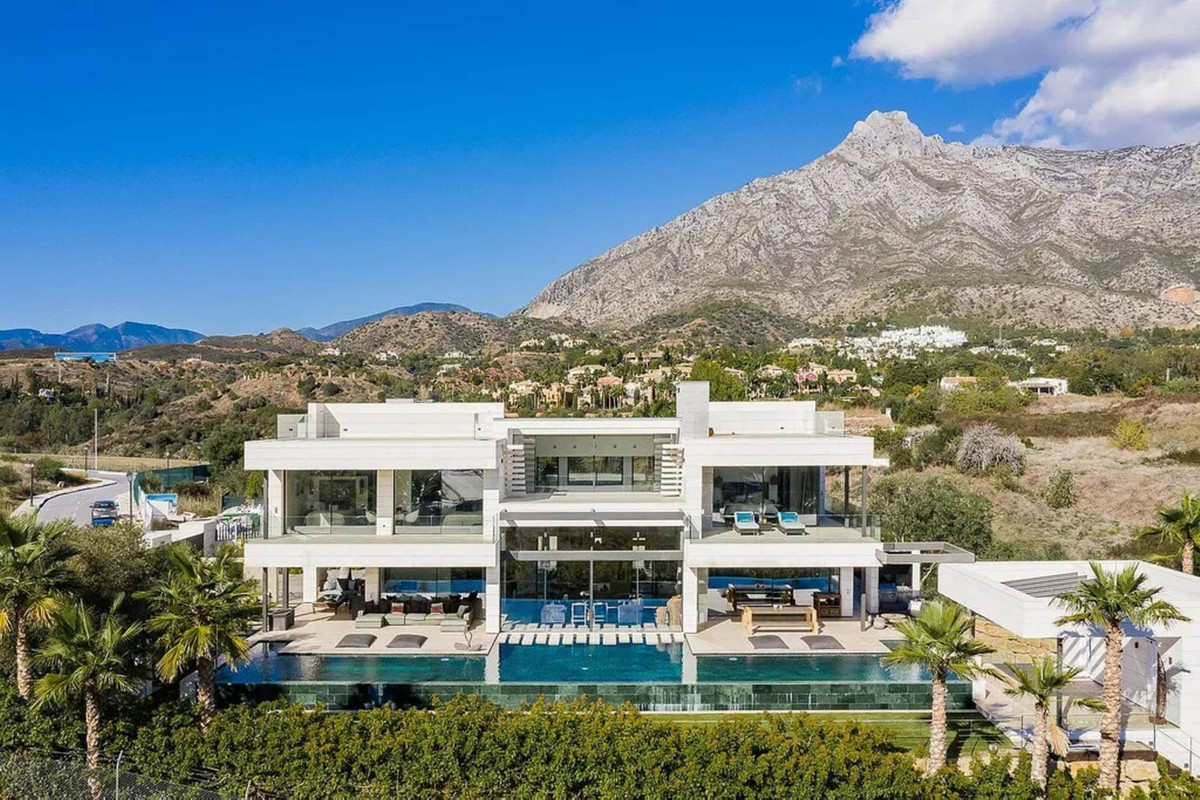 Detached Villa in The Golden Mile