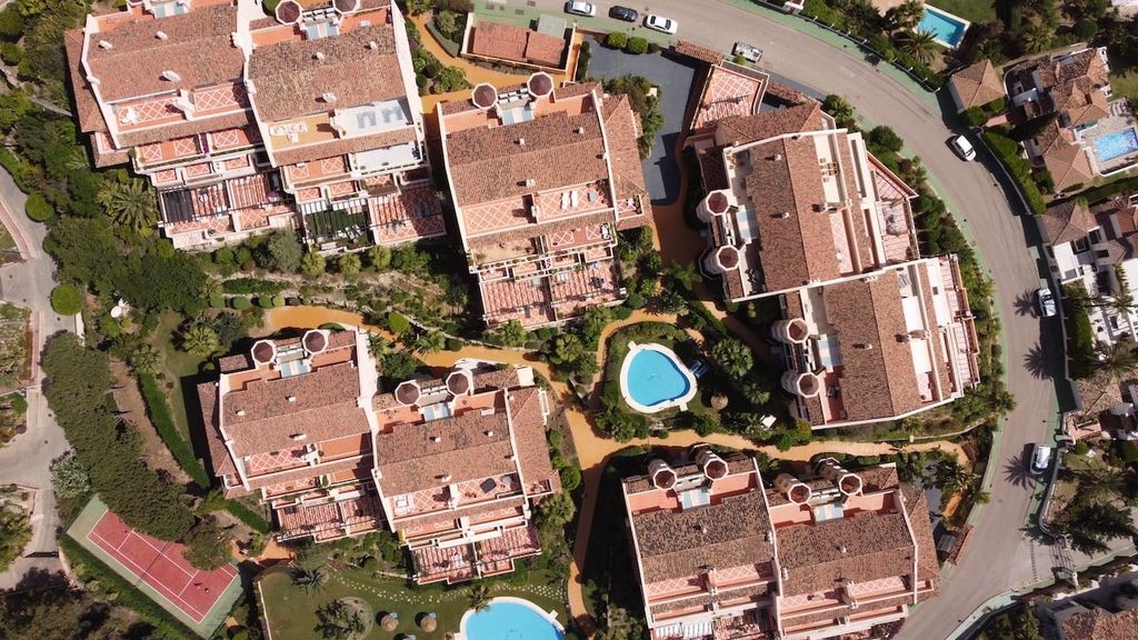 3 bedroom luxury penthouse for sale in Nueva Andalucia, Spain