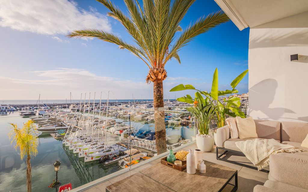 Luxury penthouse for sale in Puerto Banus, Spain