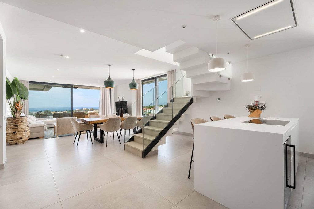 3 bedroom luxury penthouse for sale in Marbella, Andalusia