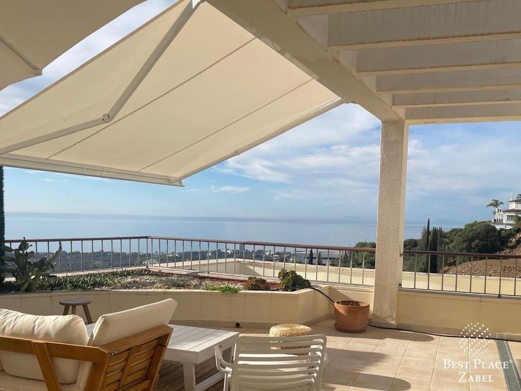 3 bedroom luxury penthouse for sale in Marbella, Spain