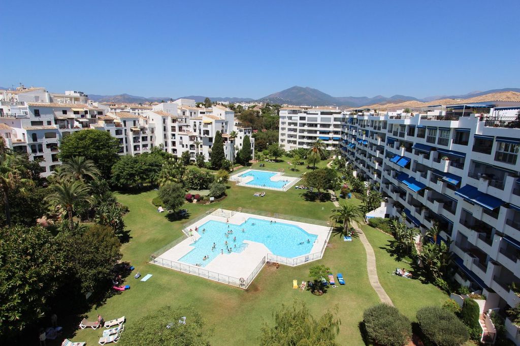 4 bedroom luxury penthouse for sale in Puerto Banus, Spain