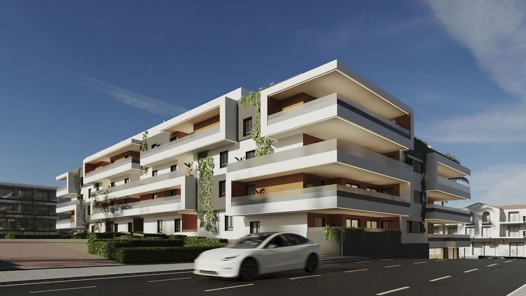 3 room luxury penthouse for sale in San Pedro de Alcántara, Andalusia