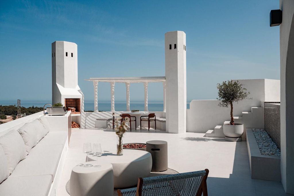 3 bedroom luxury penthouse for sale in Marbella, Andalusia