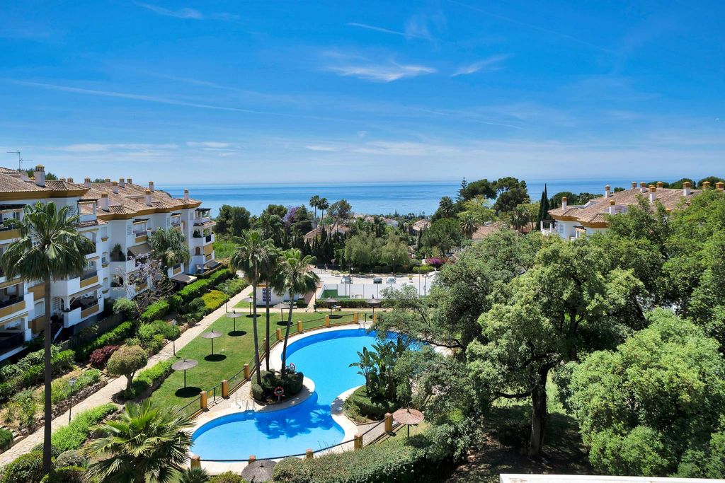 3 room luxury penthouse for sale in Marbella, Spain