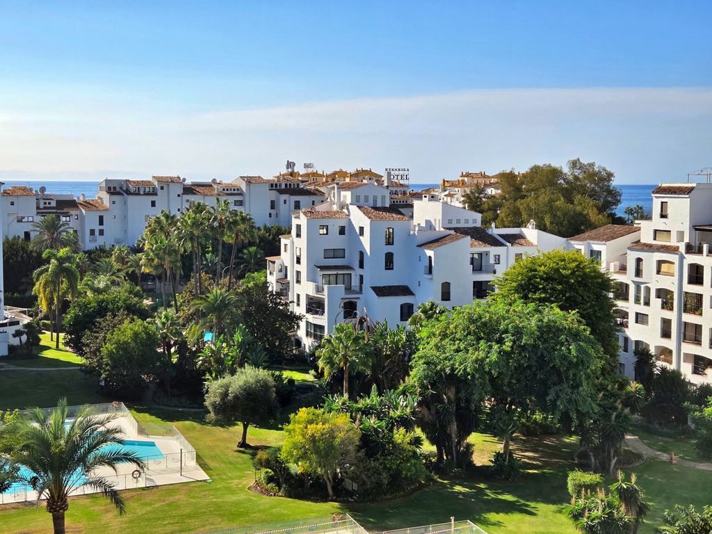 Luxury penthouse for sale in Puerto Banus, Andalusia
