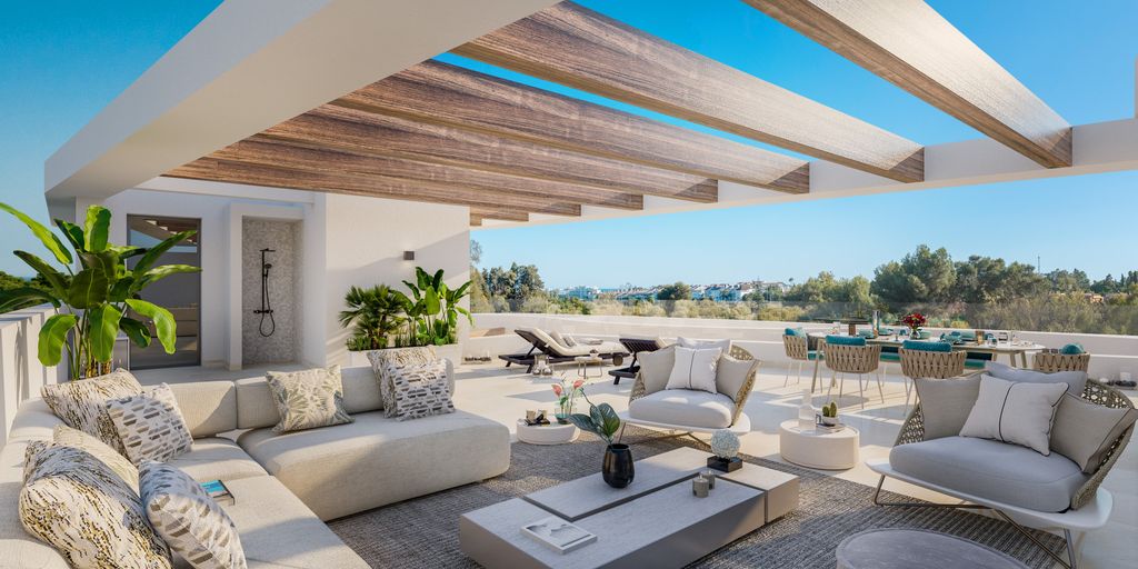 Luxury penthouse for sale in San Pedro de Alcántara, Andalusia