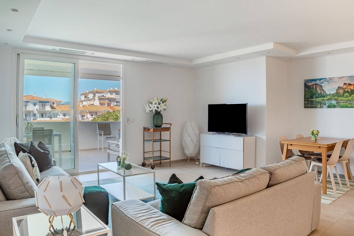 Middle Floor Apartment in Puerto Banús