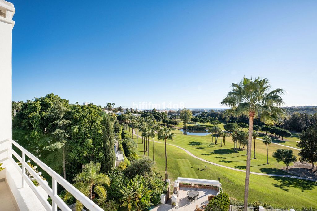 5 bedroom luxury penthouse for sale in Nueva Andalucia, Spain