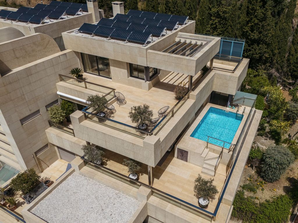 3 bedroom luxury penthouse for sale in Marbella, Andalusia