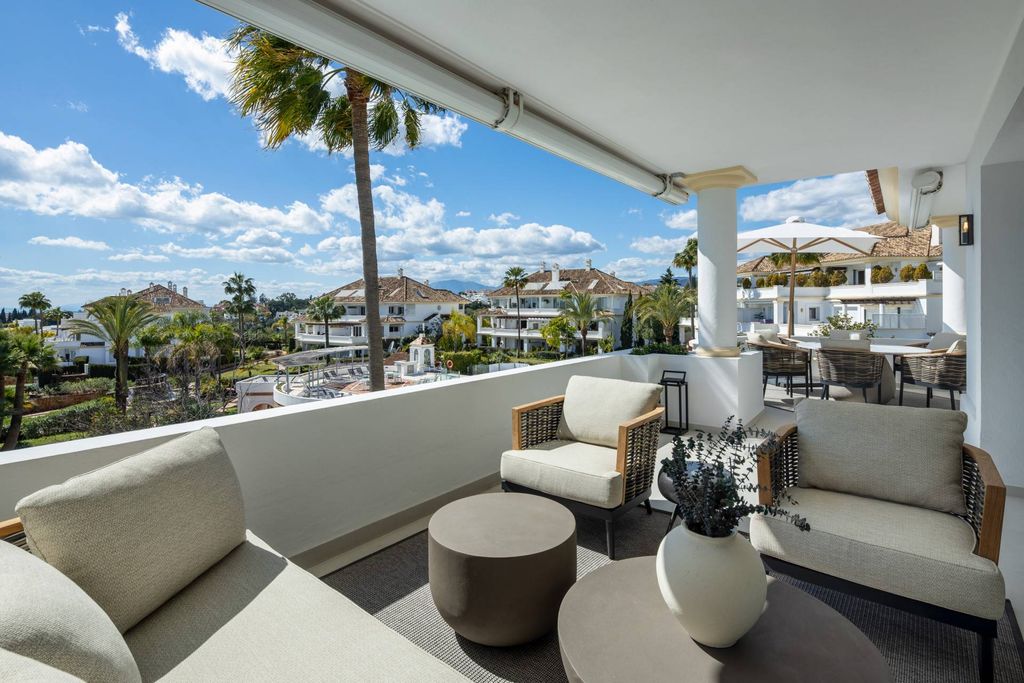 3 bedroom luxury penthouse for sale in The Golden Mile, Marbella, Andalusia