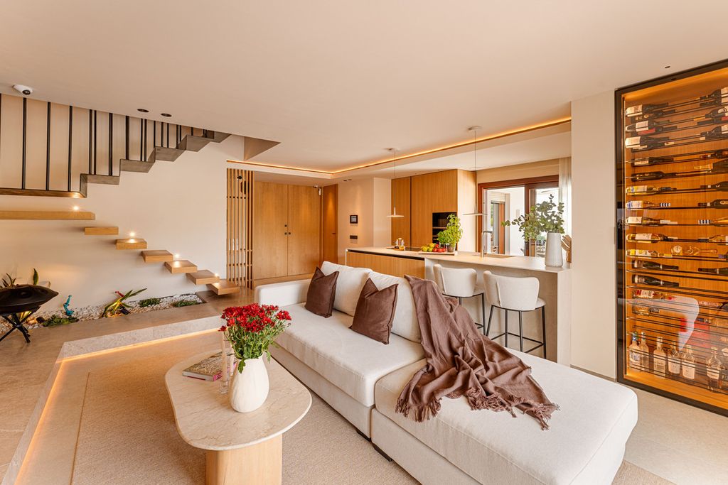 Luxury penthouse for sale in The Golden Mile, Marbella, Andalusia