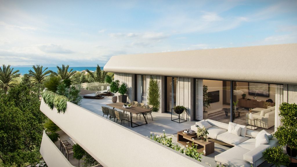 Luxury penthouse for sale in San Pedro de Alcántara, Andalusia