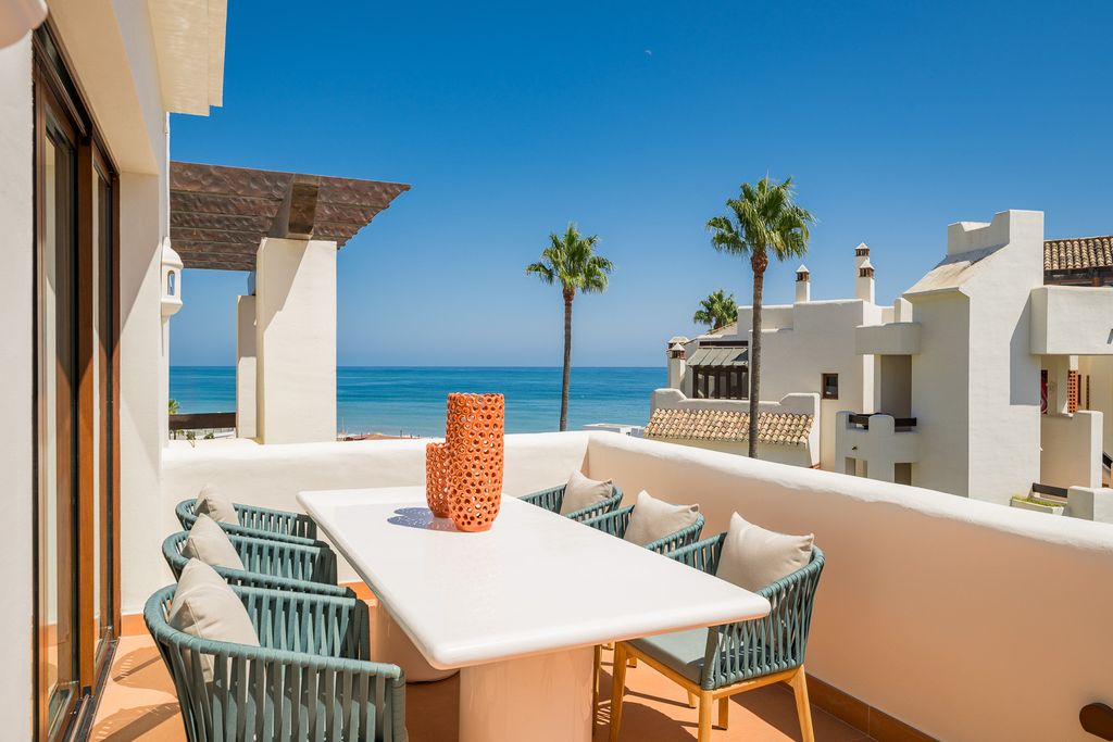 3 bedroom luxury penthouse for sale in Marbella, Andalusia