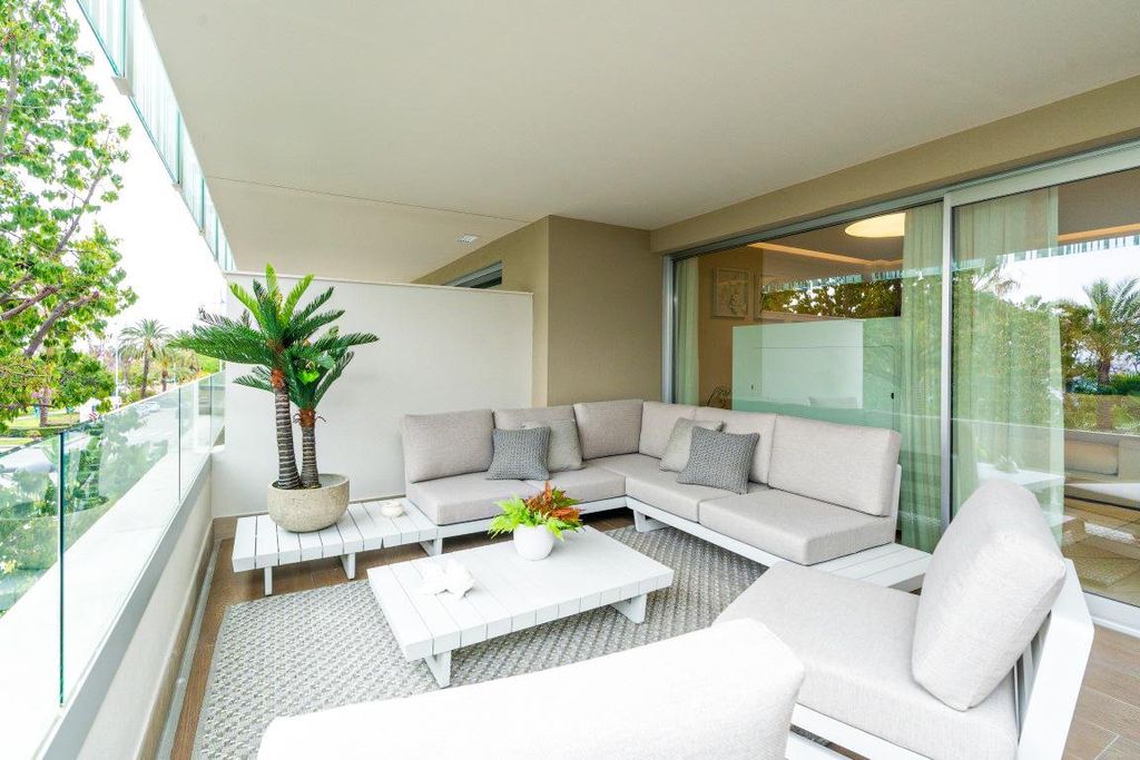 4 bedroom luxury penthouse for sale in Marbella, Andalusia