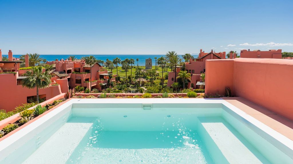 3 bedroom luxury penthouse for sale in Marbella, Andalusia