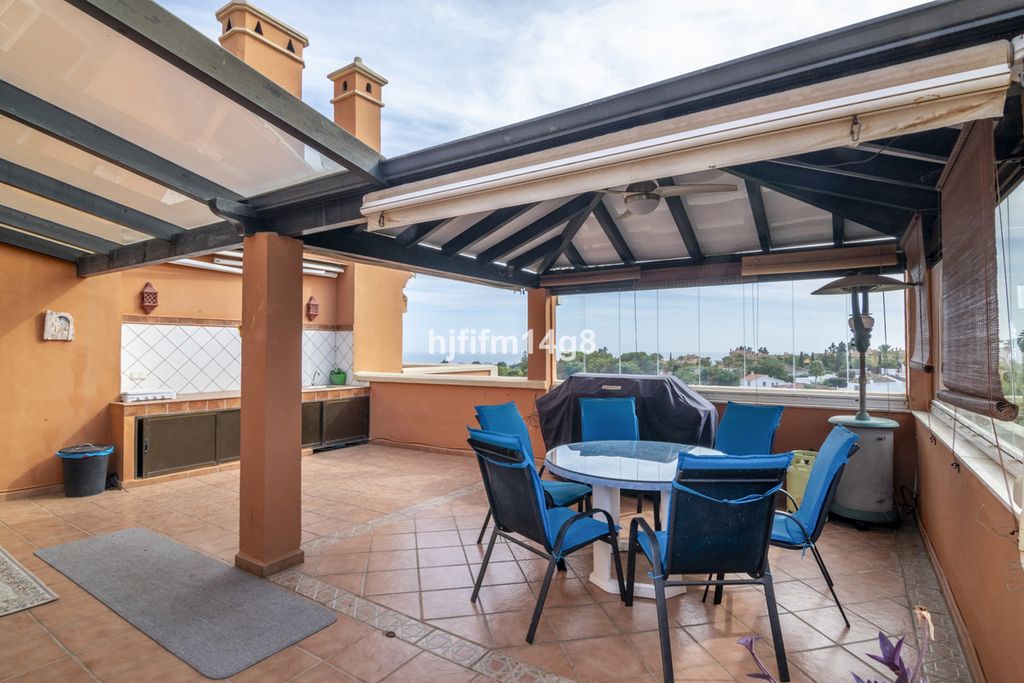 3 bedroom luxury penthouse for sale in Nueva Andalucia, Spain