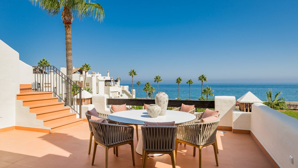 3 bedroom luxury penthouse for sale in Marbella, Andalusia