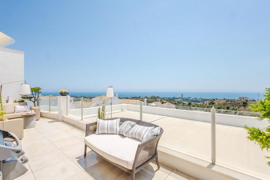 3 bedroom luxury penthouse for sale in Marbella, Spain