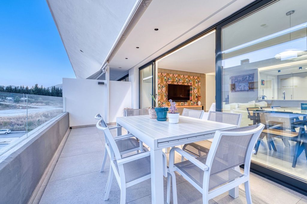 Luxury penthouse for sale in San Pedro de Alcántara, Andalusia