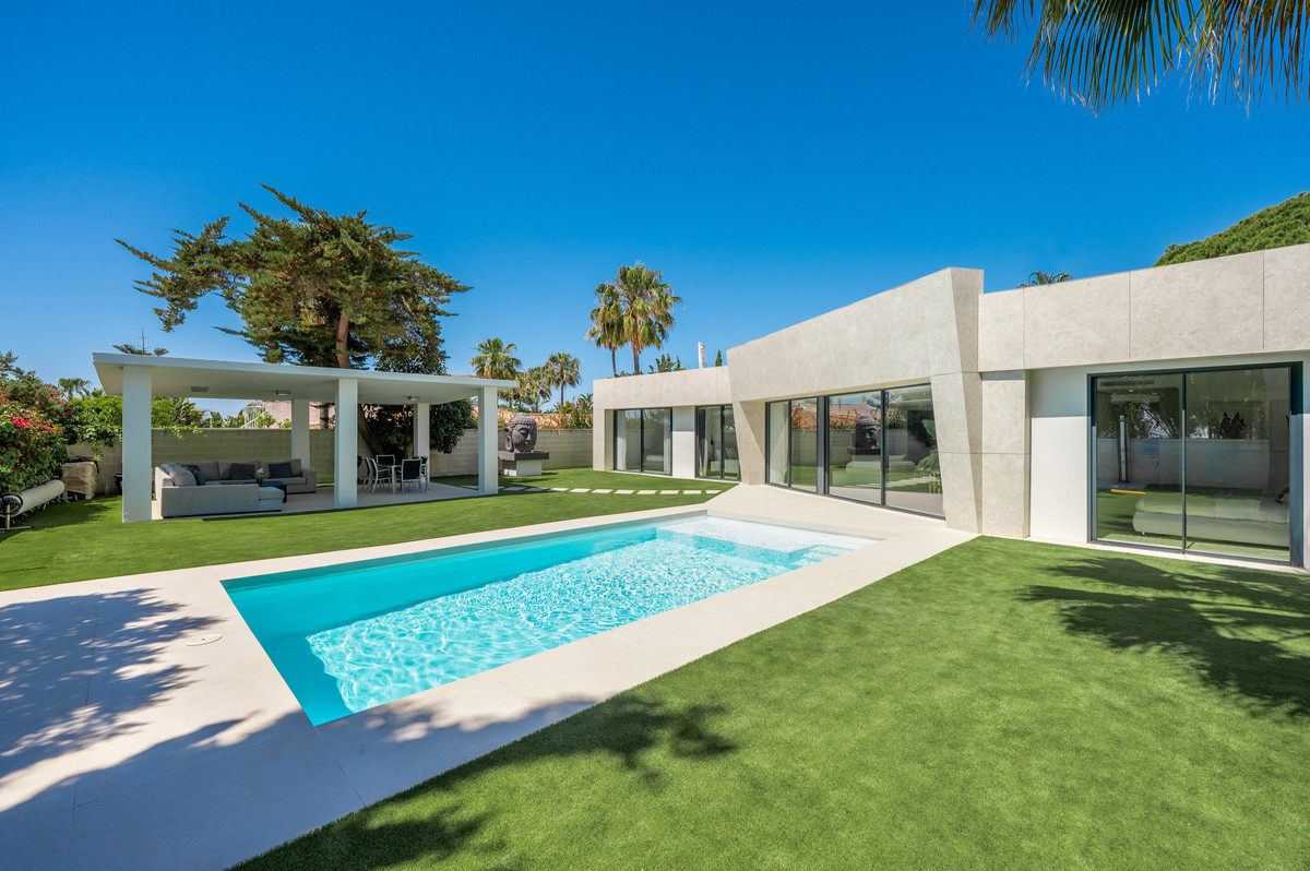 Detached Villa in Marbesa