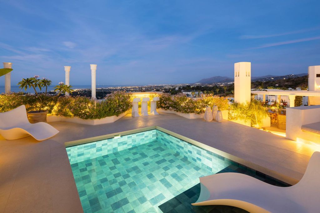 4 bedroom luxury penthouse for sale in Marbella, Andalusia