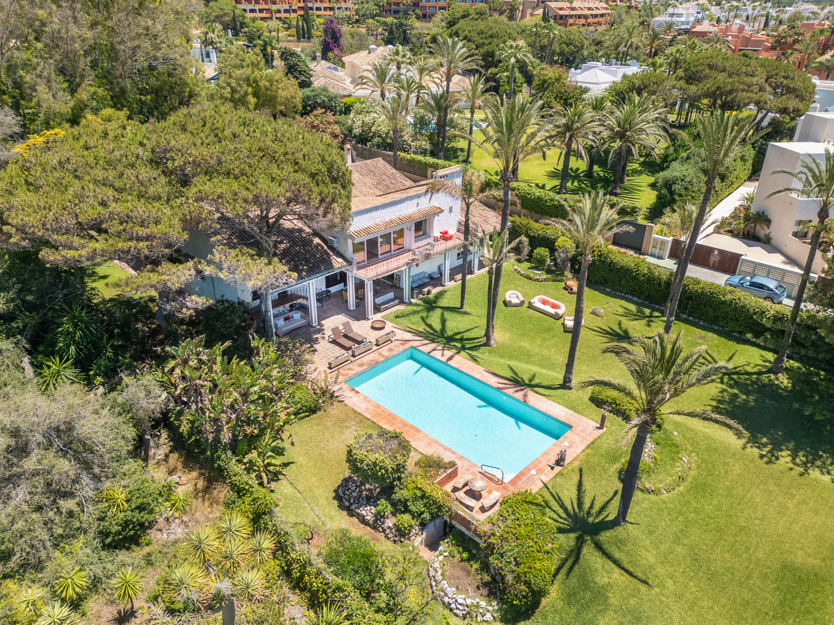 Detached Villa in Bahía de Marbella