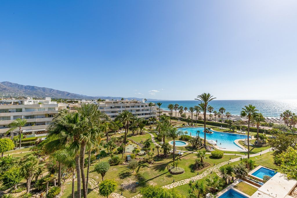 Luxury penthouse for sale in Puerto Banus, Andalusia