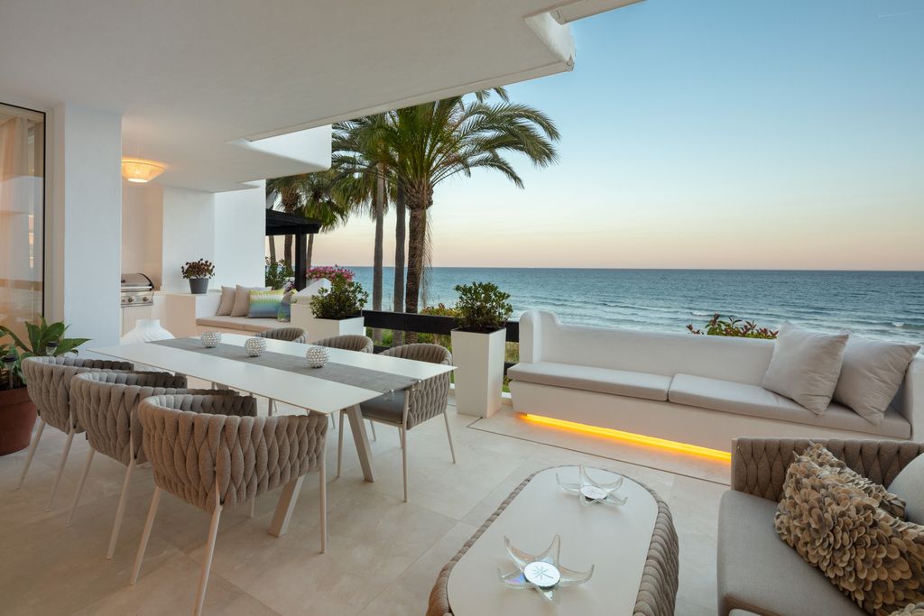 6 bedroom luxury penthouse for sale in The Golden Mile, Marbella, Andalusia