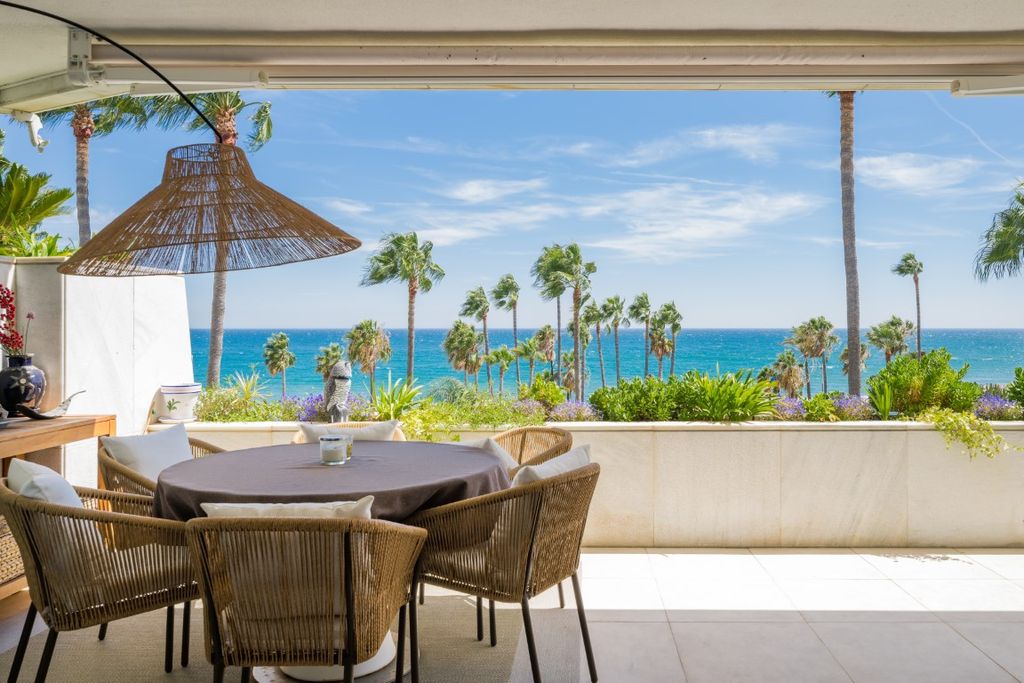 3 bedroom luxury penthouse for sale in Puerto Banus, Andalusia