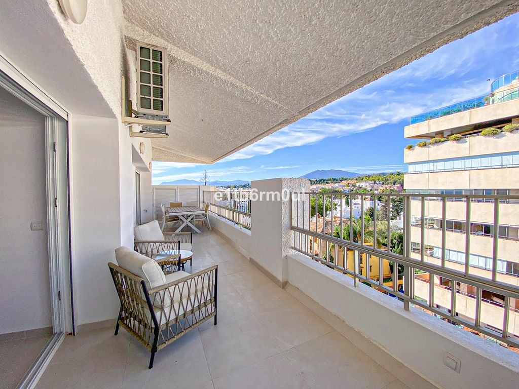 2 bedroom luxury penthouse for sale in The Golden Mile, Marbella, Andalusia