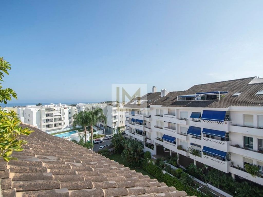 4 room luxury penthouse for sale in Guadalmina Alta, Marbella, Andalusia