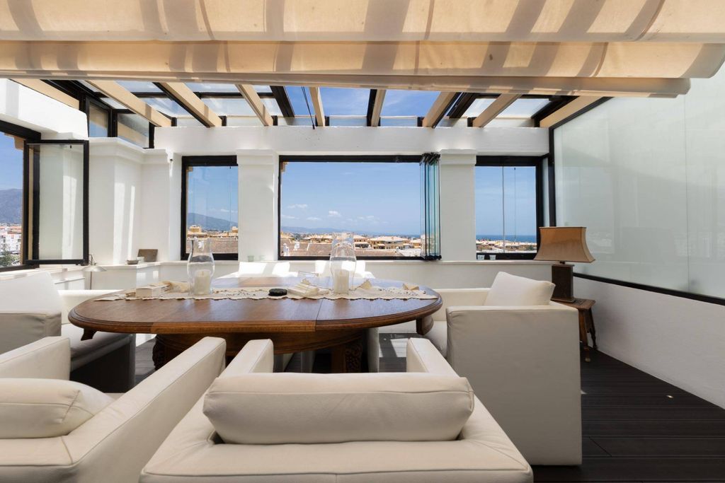 3 room luxury penthouse for sale in Marbella, Spain