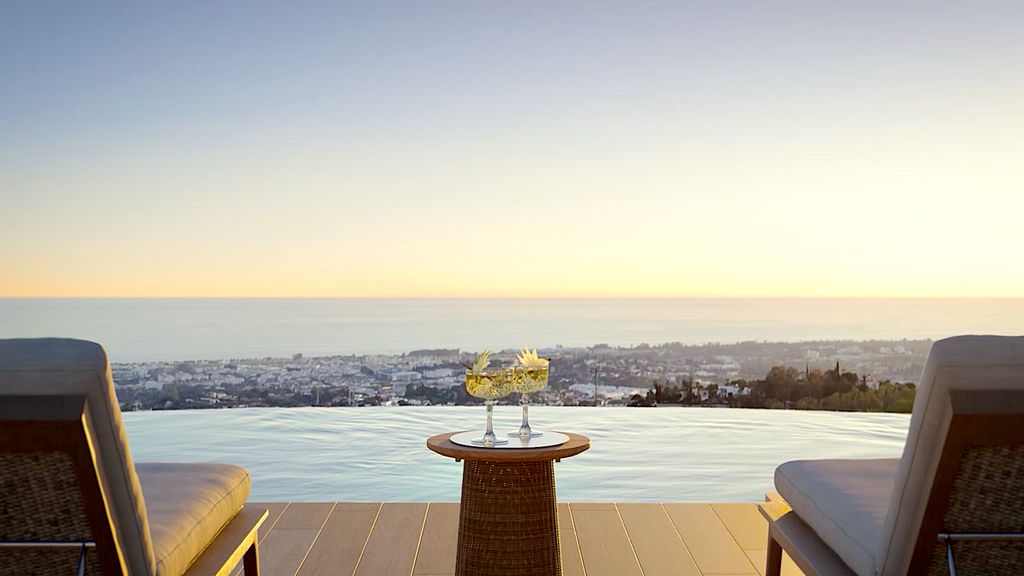 5 room luxury penthouse for sale in Marbella, Andalusia
