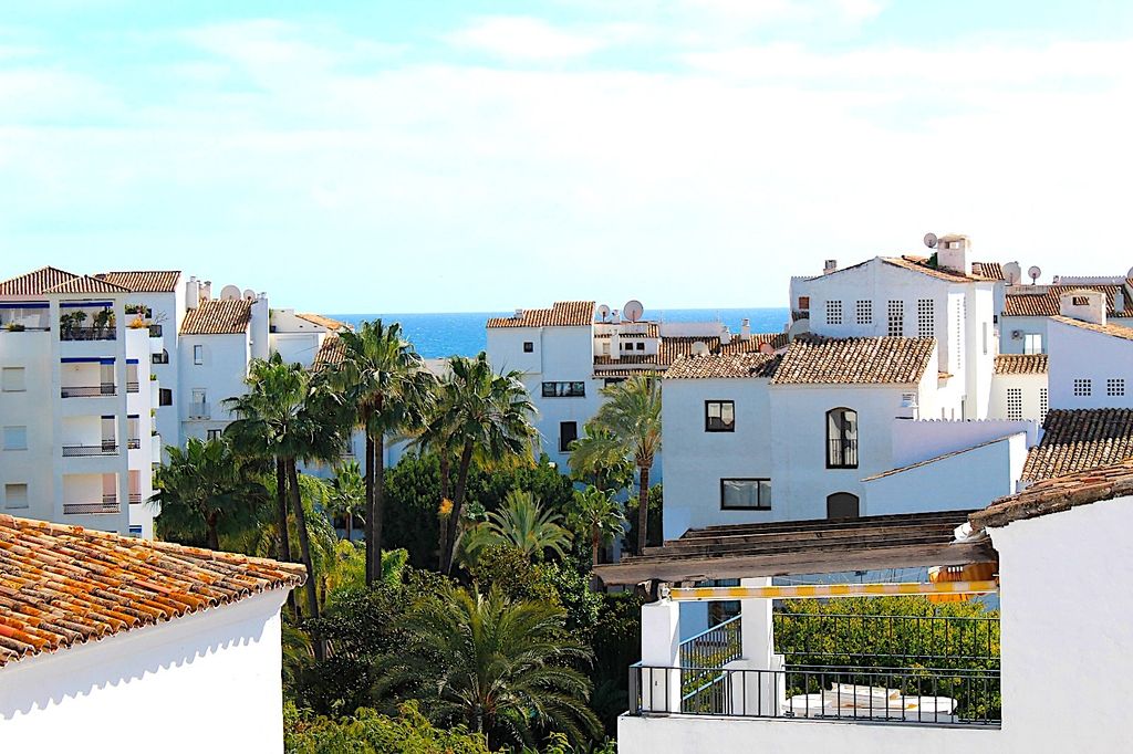 4 room luxury penthouse for sale in Marbella, Spain