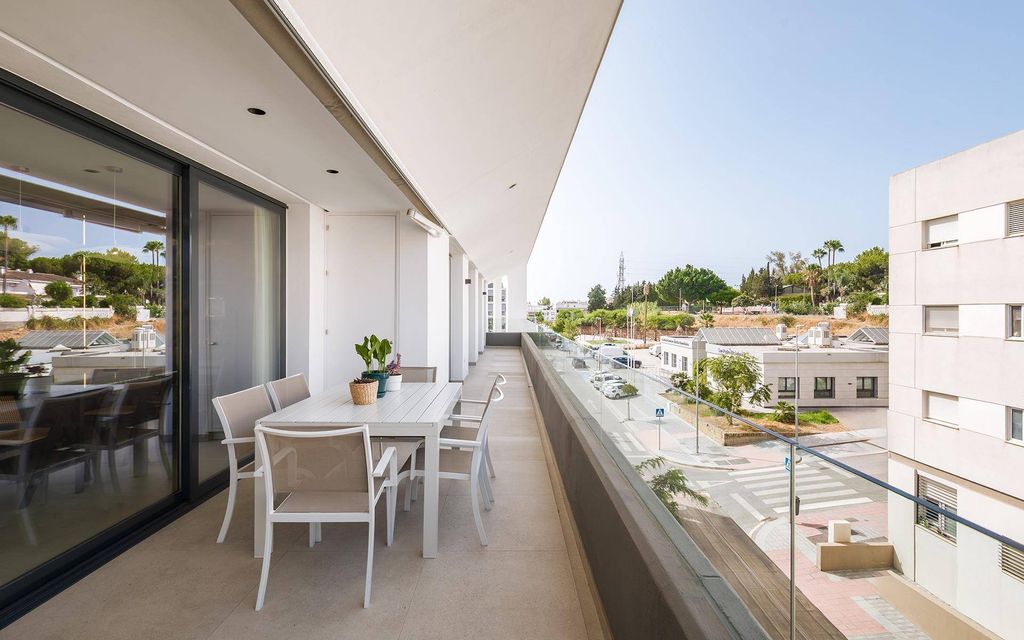 4 room luxury penthouse for sale in Marbella, Andalusia