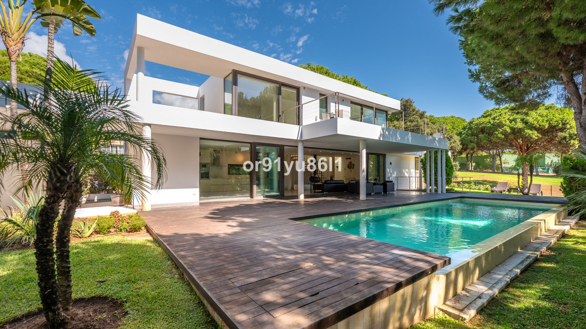 Detached Villa in Cabopino