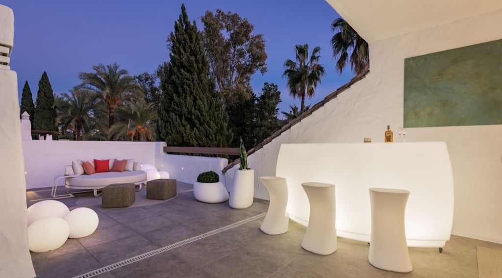 3 bedroom luxury penthouse for sale in Puerto Banus, Spain