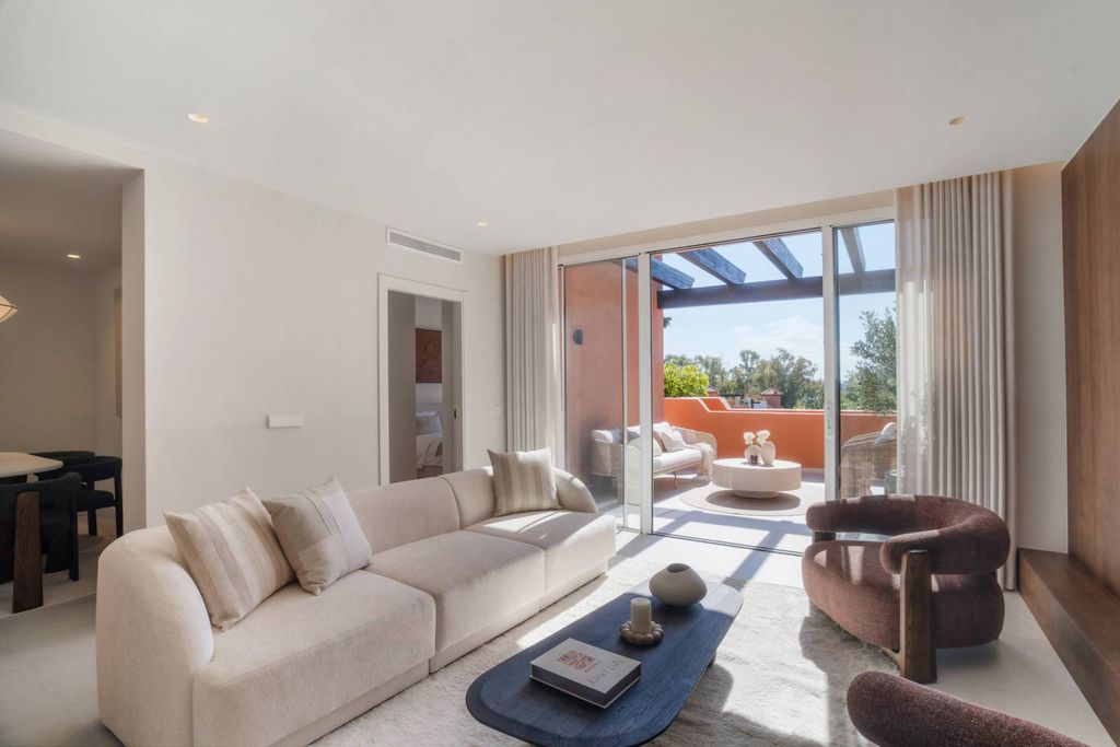 4 bedroom luxury penthouse for sale in Nueva Andalucia, Andalusia