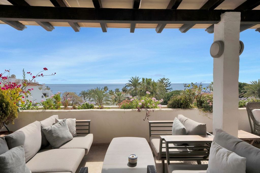 3 bedroom luxury penthouse for sale in Marbella, Andalusia
