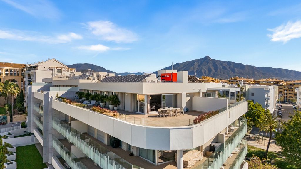 3 bedroom luxury penthouse for sale in Marbella, Andalusia
