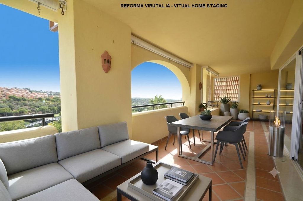 Luxury penthouse for sale in Elviria, Andalusia