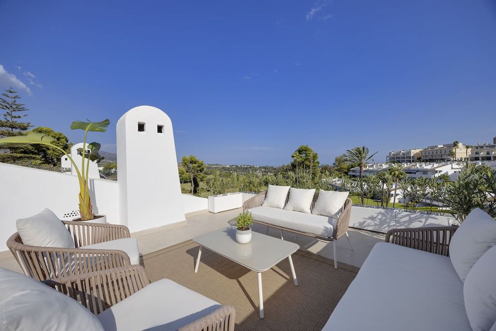 3 bedroom luxury penthouse for sale in Marbella, Andalusia