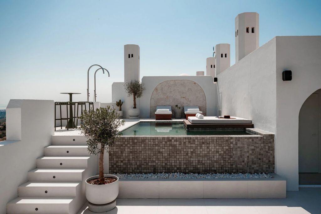3 bedroom luxury penthouse for sale in The Golden Mile, Marbella, Andalusia