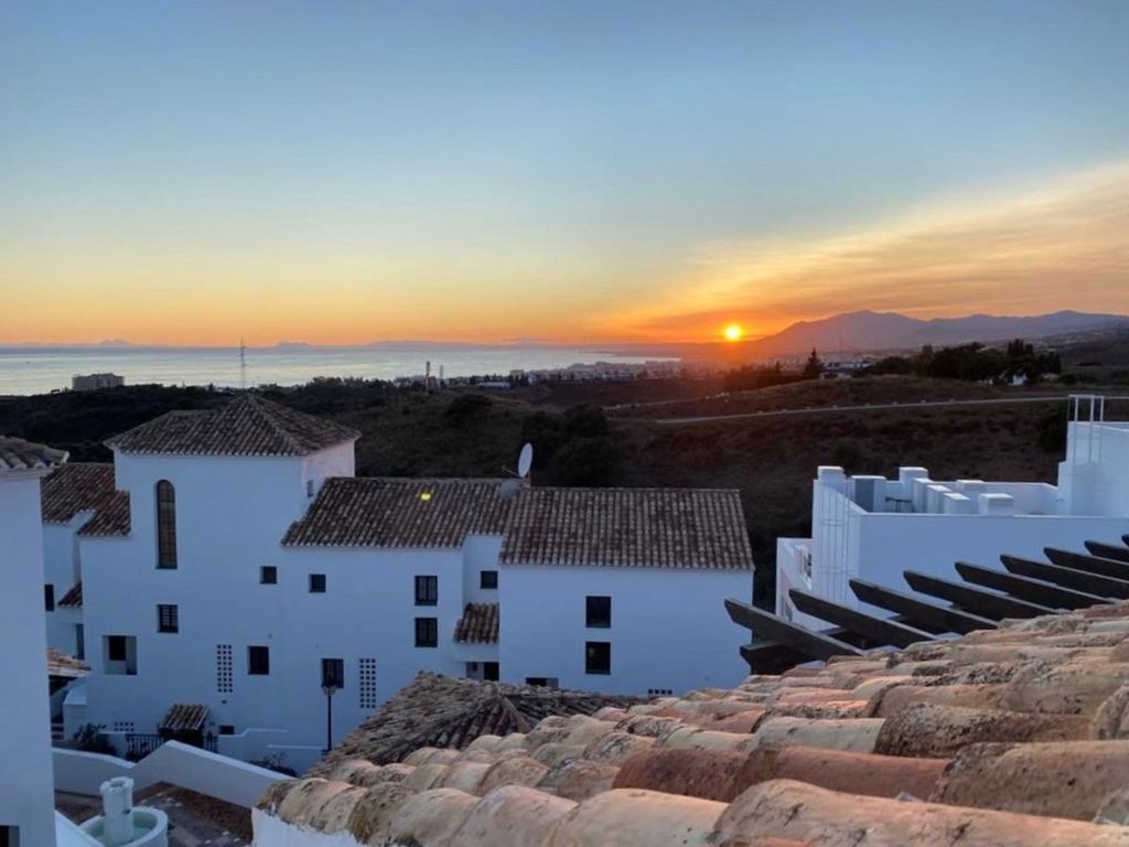 Luxury penthouse for sale in Los Monteros, Spain