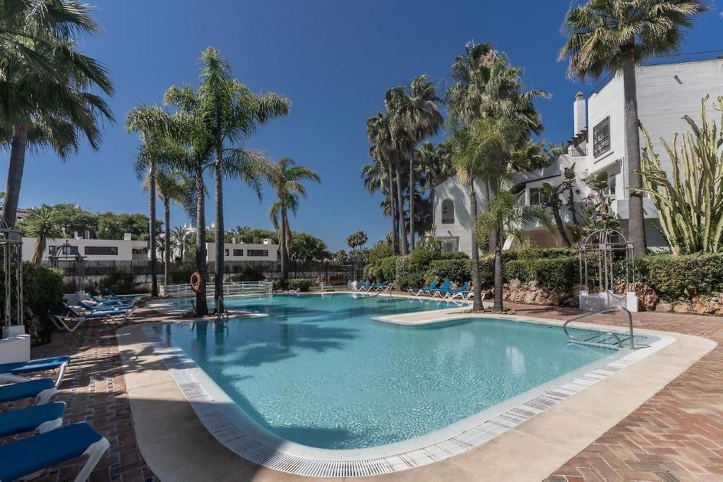 Luxury penthouse for sale in Puerto Banus, Andalusia